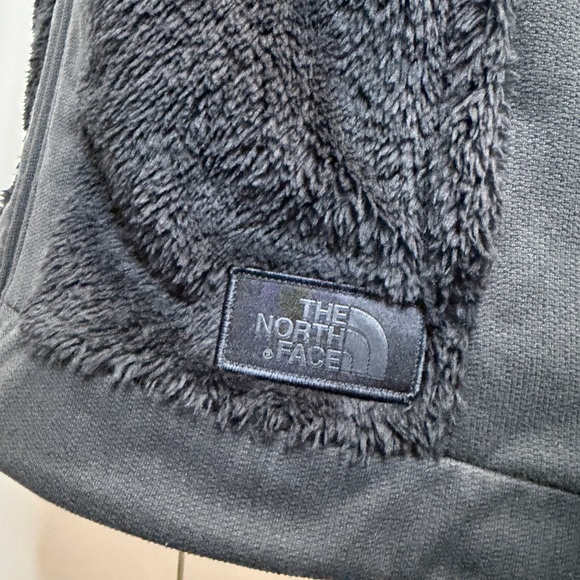 The North Face Women's Black Fleece Vest - Picture 6 of 13